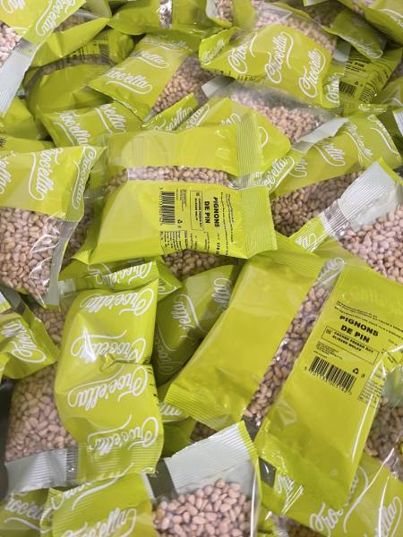 Pine nuts bag for distributor