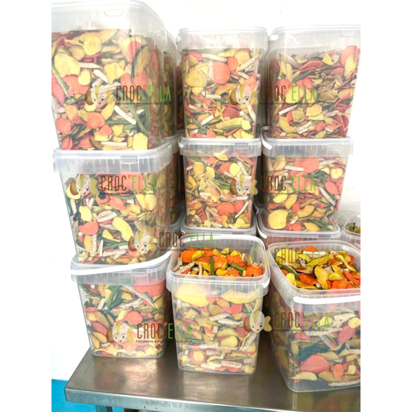 Packaged or bulk vegetable chips, mix of dried fruits in bulk